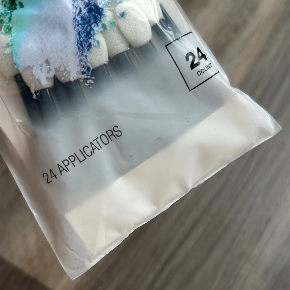 NWT 24ct Eye Shadow Applicators
